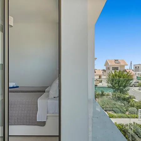 Serenity Waves 16 Villa Larnaca