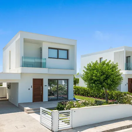 Serenity Waves 16 Ларнака