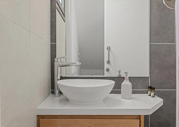 Vila Serenity Waves 16