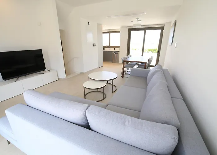 Serenity Waves 16 * Larnaca