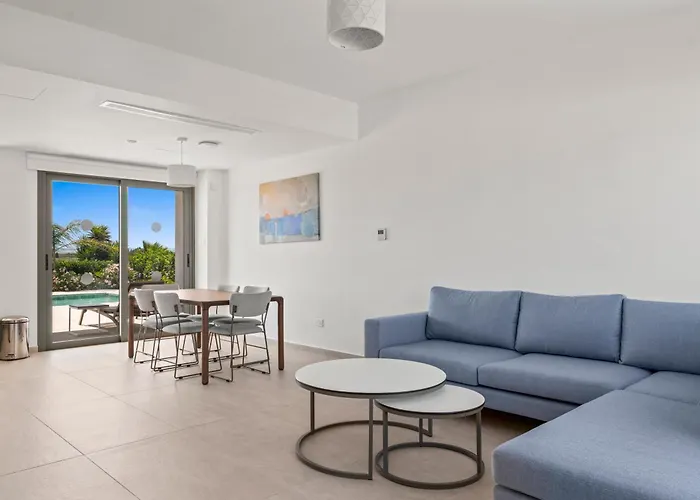 Serenity Waves 16 Vila