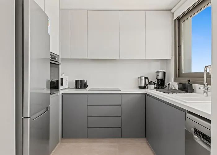 Serenity Waves 16 * Larnaca