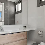 Serenity Waves 16 Lárnaca